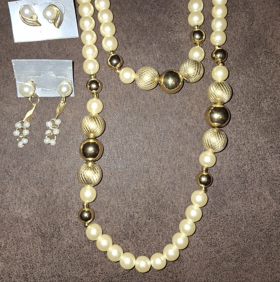 3 piece lot necklace faux pearl and goldtone and earrings nwt - Picture 5 of 8